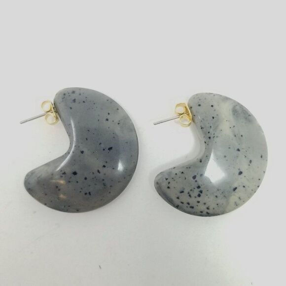 Vintage Speckled Gray Crescent Shape Stud Earrings, Moon, 80s Style Estate - Picture 6 of 6